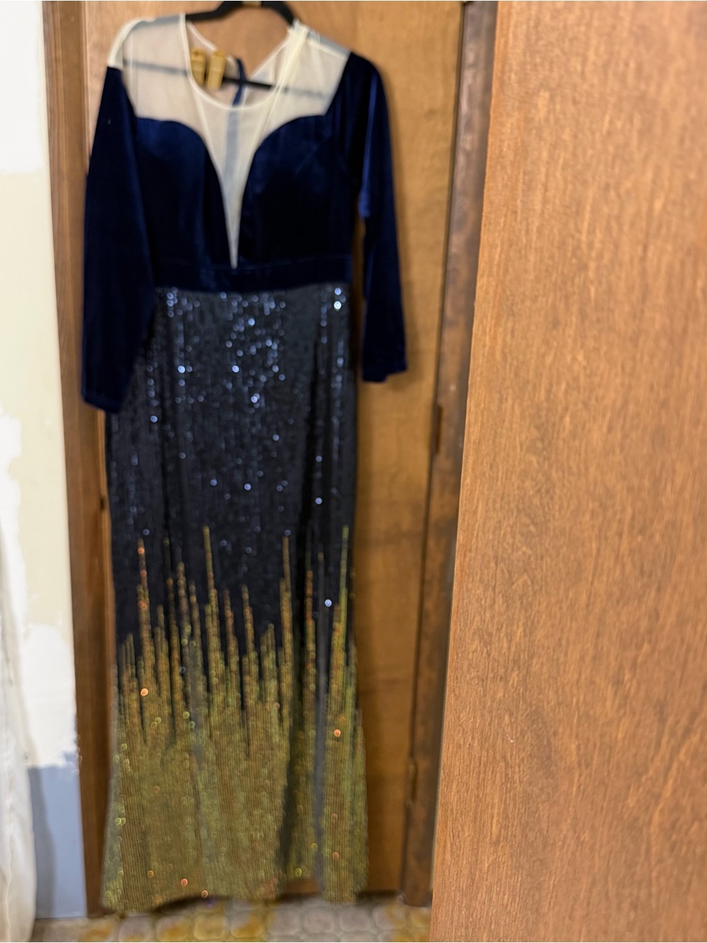 Missord 20/22 Long Sleeve Velvet &!Sequin Ombre Evening Dress - Navy & Gold New